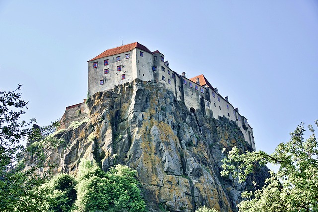 hilltop-kaiser-counselor-640x480-23828460.jpeg