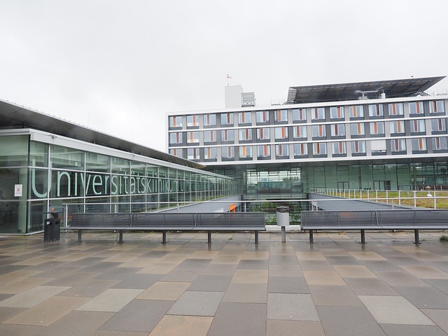 university-hill-kaiser-counselor-640x480-7836560.jpeg