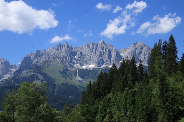 valmont-kaiser-counselor-640x480-19579719.jpeg